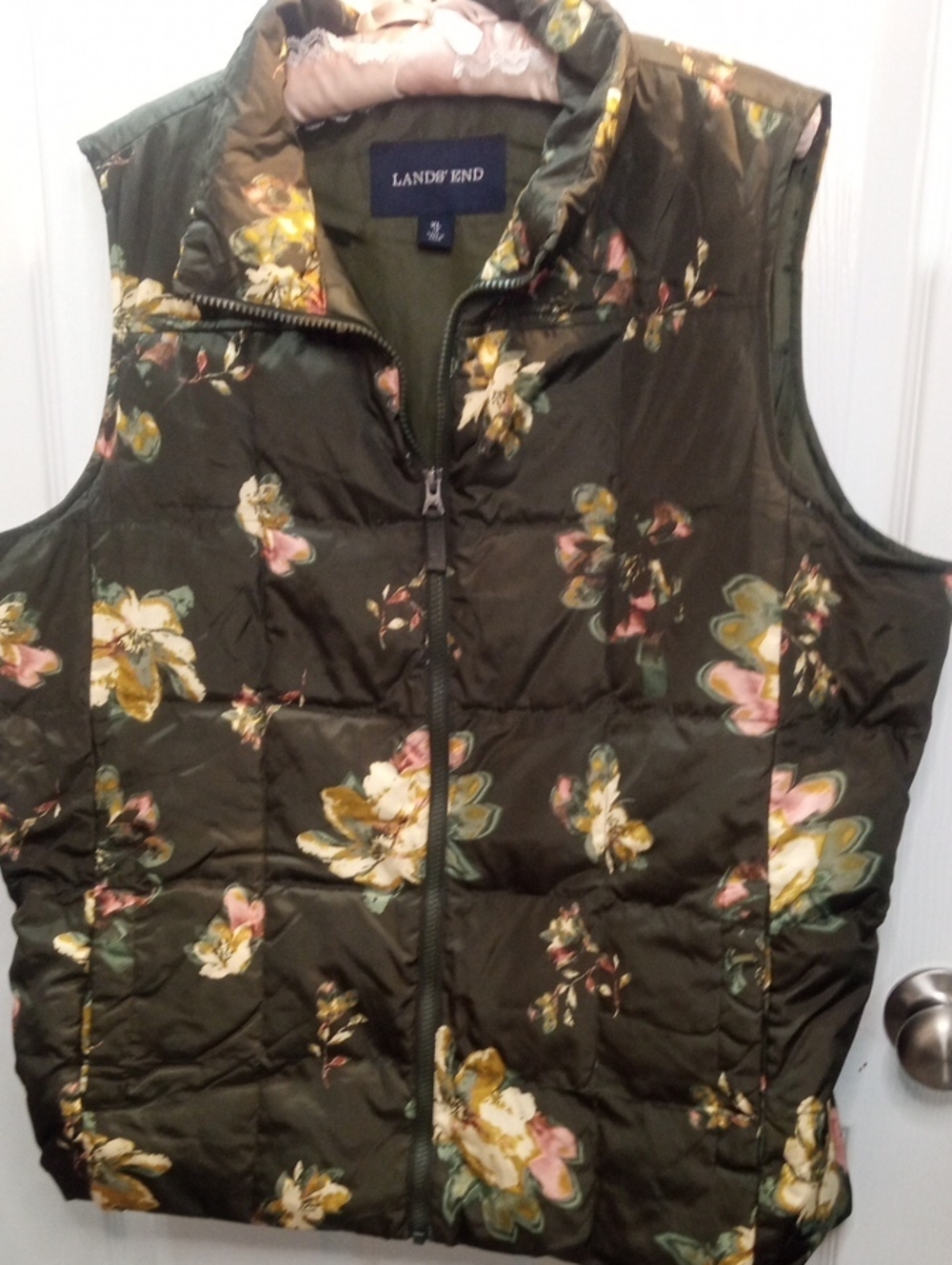 LANDS END FLORAL PUFFER VEST - Picture 3 of 10